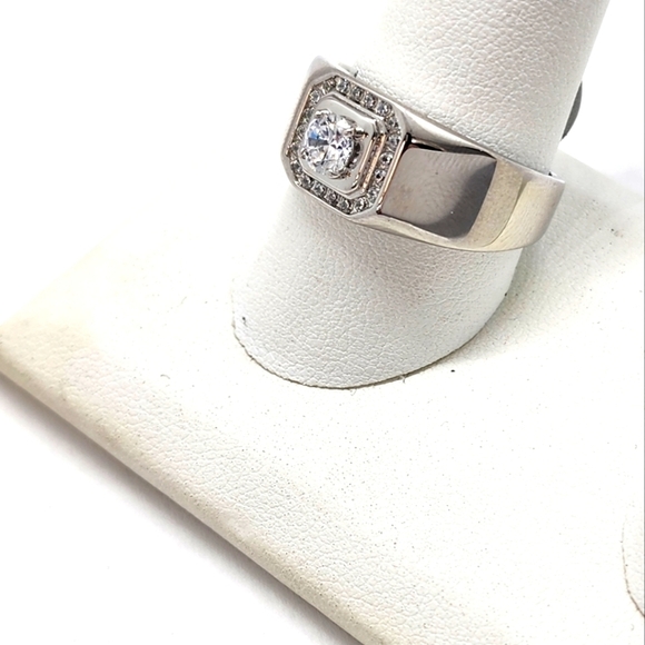 Brand new sterling silver 925 square design ring